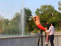 Outdoor large-scale shouting spring custom processing National scenic spot network red voice-controlled spring shouting fountain equipment installation microphone