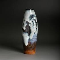 Japanese ikebana The Chi ye shao kiln flowers into the light in the Ming