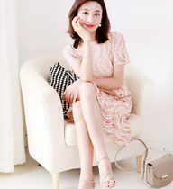 Japanese womens 2018 summer new soft champagne powder wavy flower type fishtail hem short sleeve lace dress