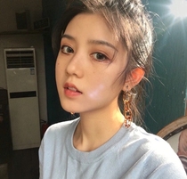 Europe and the United States very simple style exaggerated design asymmetric transparent acrylic thick chain earrings female walk ear ornaments