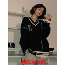 Autumn and winter design sense niche college style black stitching loose v-neck sweater retro lazy style sweater top
