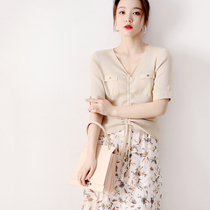 Japanese womens simple slim body slim beauty collarbone thin v-collar tooling bag edge decoration drawstring design 7-point sleeve sweater