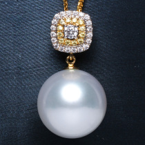 Xinru 18K gold 9 - 13mm Australia Nanyang white pearl necklace crashed seawater pendant more cold