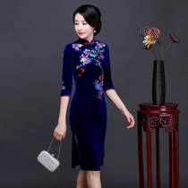 (Cheongsam clearance)Embroidery mother dress gold velvet mid-length three-point sleeve thin wedding dress