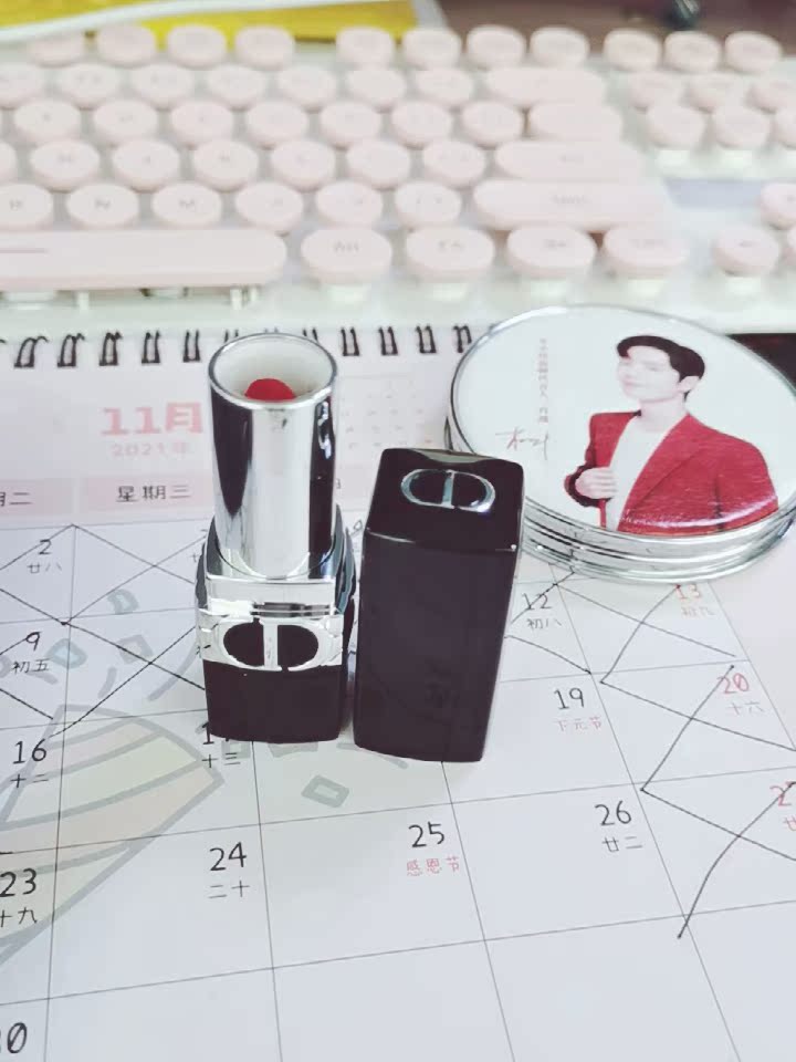 迪奥烈艳蓝唇膏唇膏/口红感受怎样？使用评测口碑如何？