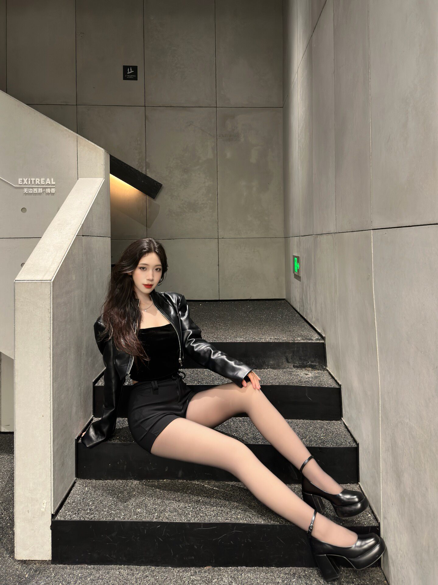 小野和子冬季黑丝光腿神器 加绒双层设计保暖不臃肿 替换装方便实用