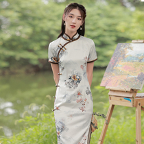 Short modified cheongsam 2021 new autumn young small man Republic of China wind eroded bone dress small flower