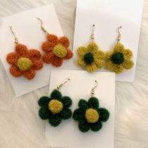 Handmade homemade vintage Joker plush wool flowers three-dimensional crocheted color earrings earrings earrings earrings earBellows earrings earrings earclipped earrings