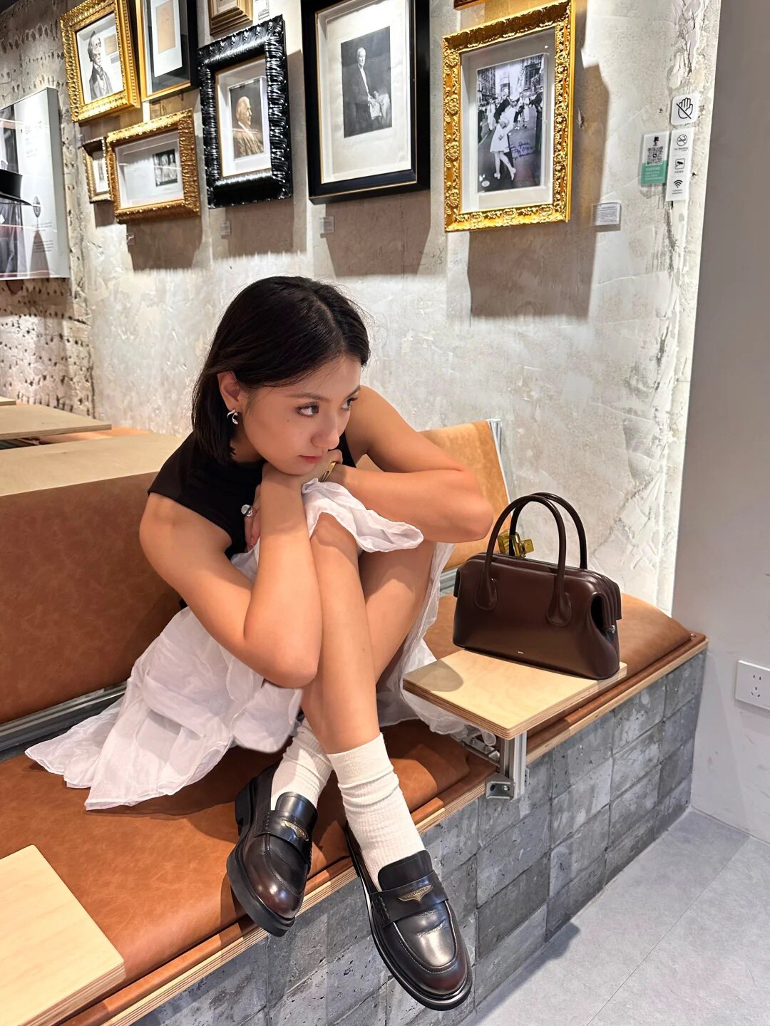 宋佳同款百丽海鸥乐福鞋2.0：厚底真皮的英伦飒爽美学