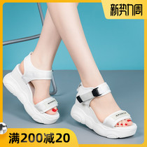  Sandals womens 2021 summer new height-increasing all-match muffin thick-soled wedge heel medium high-heeled sports and leisure small size womens shoes