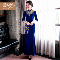 Improved golden velvet cheongsam 2021 new autumn mother dress wedding banquet catwalk fishtail skirt long dress