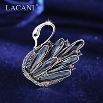 Brooch brooch pin female high-end luxury cute Japanese classic Little Swan 2021 New coat suit accessories