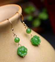 14l bag gold inlaid with natural Xinjiang and Tian Biu jade small plum blossom ear pendant ice bottom Zhengyang green female small flower ear hook