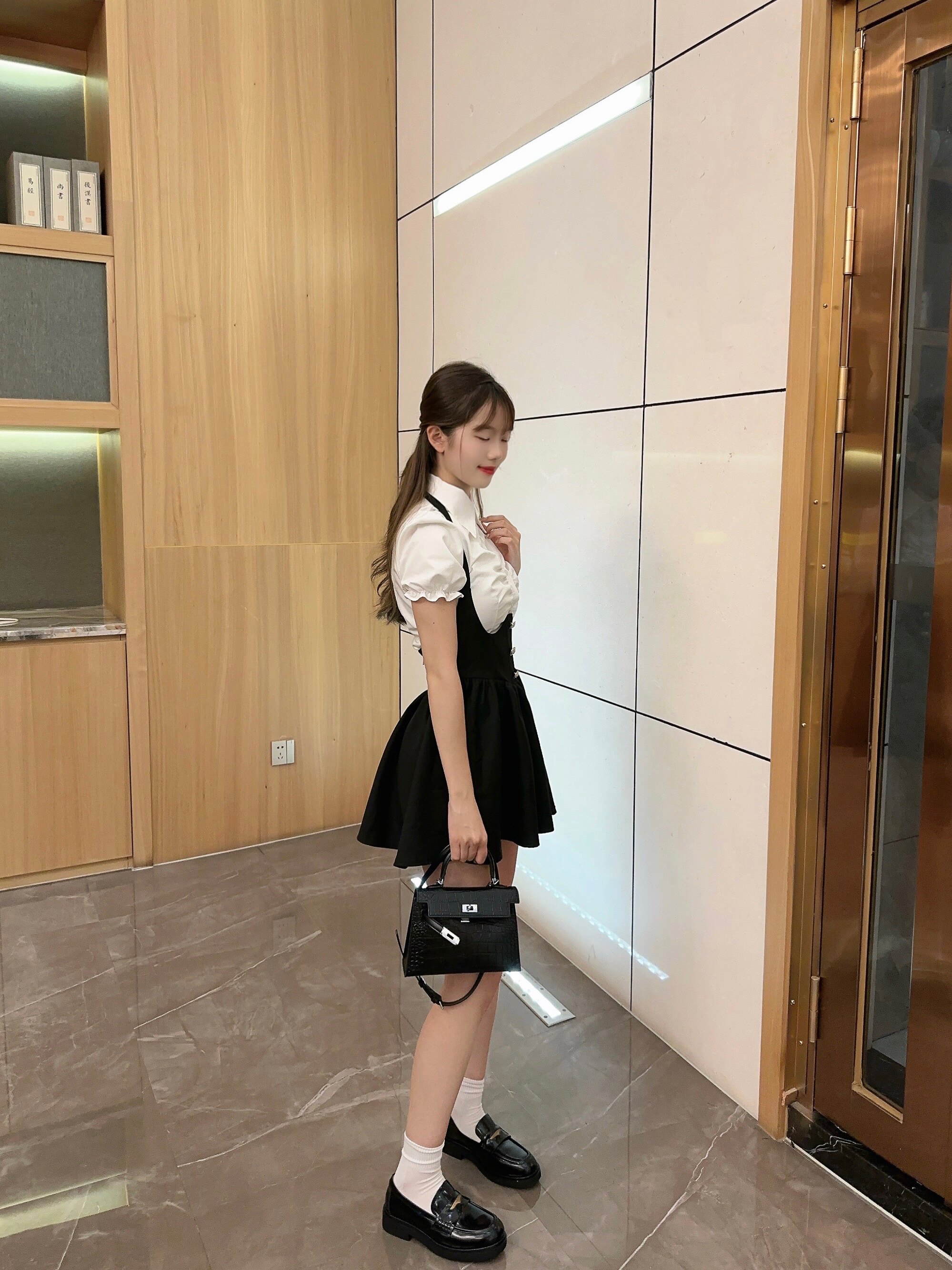 宋佳同款百丽海鸥乐福鞋2.0：厚底真皮的英伦飒爽美学