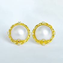 Xinru one to one photo Japanese seawater horse Bai Pearl earrings with starry sky blue and white rainbow light