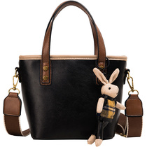 Cute retro small bag female 2020 New Tide Korean version Joker shoulder bag shoulder bag simple fashion Hand bag