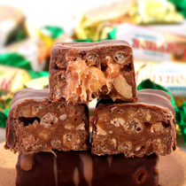 Russia Imports Slavic Three Hazelnut Candy Nutshell sandwich Chocolate New Year Candy Zero Food