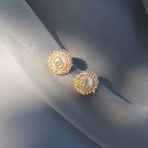 Korean new small fragrant wind earrings 925 silver pin INS Net red double C earrings male senior sense retro exquisite earrings