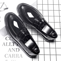 New lacquer leather bright face thick bottom one foot pedal mens shoes Han version 100 hitch mens casual leather shoes Mens Inn trendy Lefu shoes