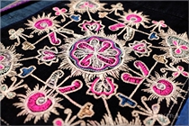 Old embroidery waist handmade old embroidery lock embroidery number yarn embroidery Dong 54*47 5cm A- 211