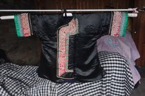 Hominin House Seeking To Know Sounds and Dong Clothing Silk Thread Handmade Embroidered Chest Circumference 106cm High 73cm c-669