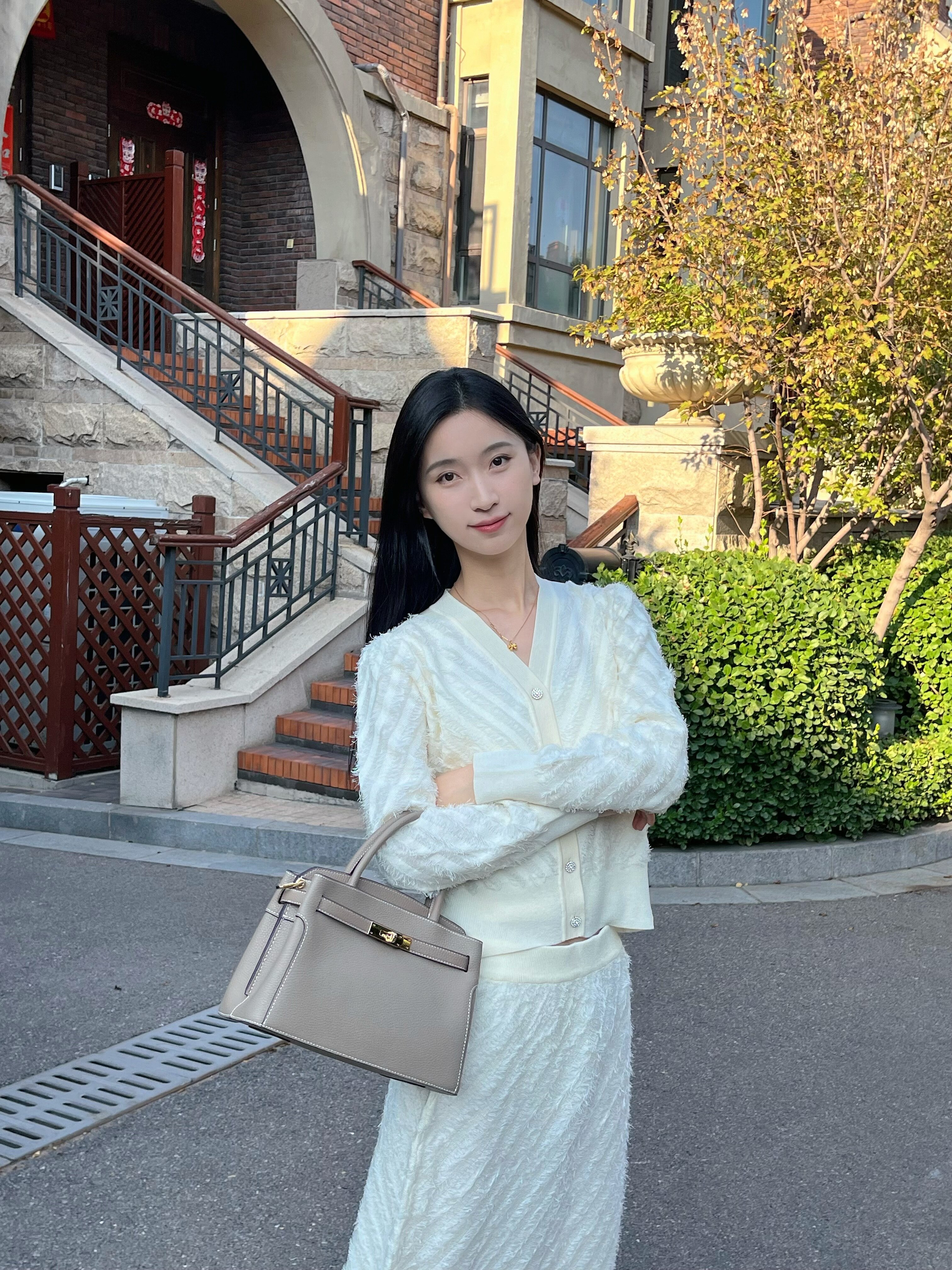 百丽鎏金岁月凯莉包 质感牛皮高级耐磨 大容量通勤 妈妈包婚包两用