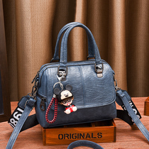 European station leather womens bag 2021 new retro large-capacity soft leather handbag European and American wild messenger shoulder bag