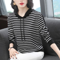 Spring 2021 new female middle-aged mother cotton loose striped belt hat cotton T-shirt long sleeve body shirt