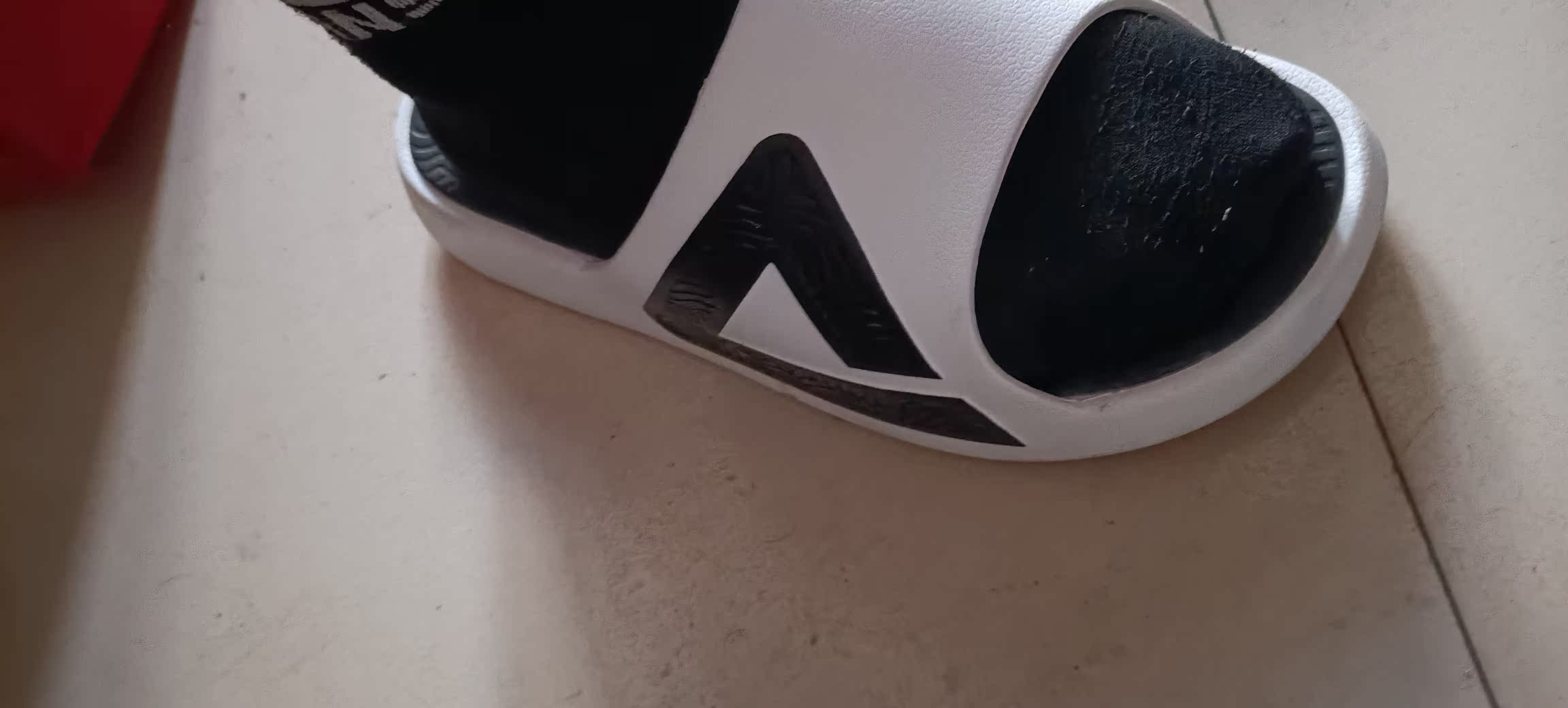 综合吐槽运动拖鞋优缺点如何?看一看?少上当