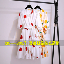Super fat extra large size womens clothing 300 catties thin holiday dress 200 fat mm240 age-reducing casual beach skirt summer