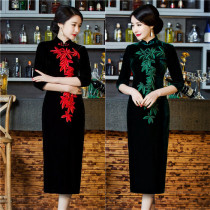 Cut code special gold velvet embroidery long Cheongsam vintage embroidery mom Velvet Cheongsam dress dress