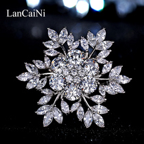 Brooch high-end female corsage Korean micro-inlaid zirconia luxury temperament snowflake coat suit women accessories pin buckle
