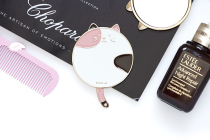 LOOK portable makeup mirror female creative cartoon cute cat small mirror ins metal round mini mirror girl heart
