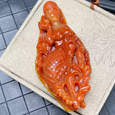 Suddenly, Yunnan Huanglongyu mermaid hands to play eggplant mountain turfskin four-color craftsworthy carved small ornaments like fish in water