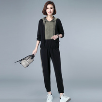 Young and middle-aged mother Spring and Autumn suit fashion foreign-aged sports leisure two-piece womens counter plate