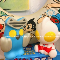 ten thousand paparazzi stores Ottmann biu swinging the paparazzi.