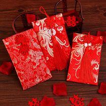 Wedding Celebration RMBten thousand Red Envelopes Wedding Embroidered Brocade Fabric Art Changing Lipstick Red Bag is a seal RMBone thousand cloth art red bag