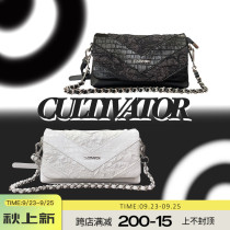 Cultivator original personality European and American black and white snake pattern wrinkled rectangular chain bag commuter shoulder shoulder bag