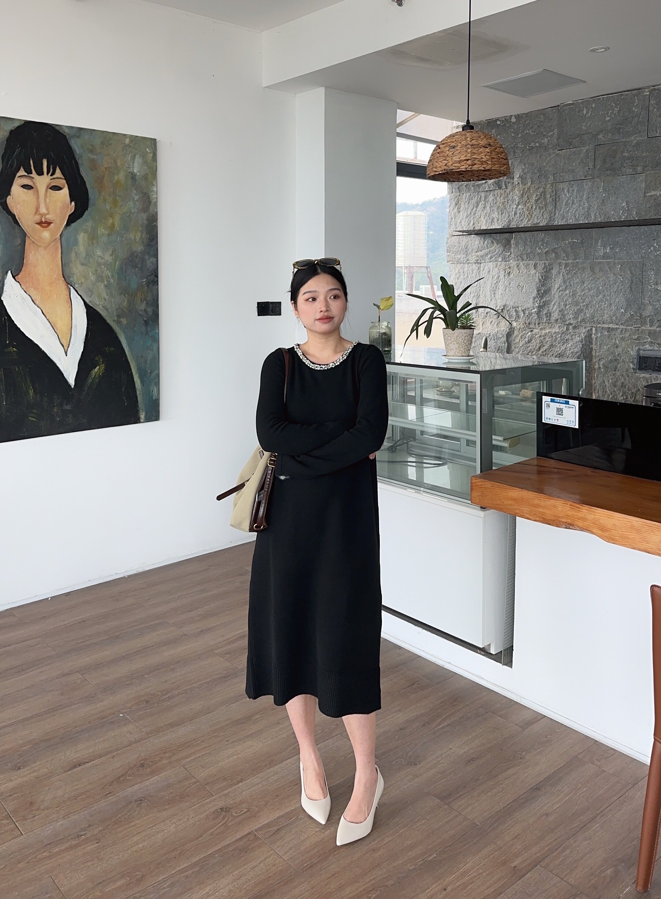 千百度静音系列裸色细跟鞋 浅口设计修饰腿型 真皮材质柔软不累脚