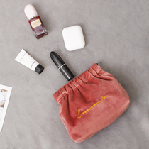 MZao mini velvet embroidery cosmetic bag small portable portable makeup ins Net Red Lipstick Lipstick storage bag