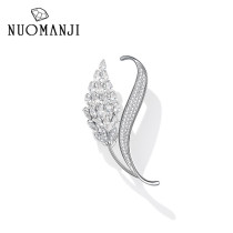 Brooch female ins trendy personality accessories high-end luxury corsage simple sweater jacket buckle pin pin fixed clothes