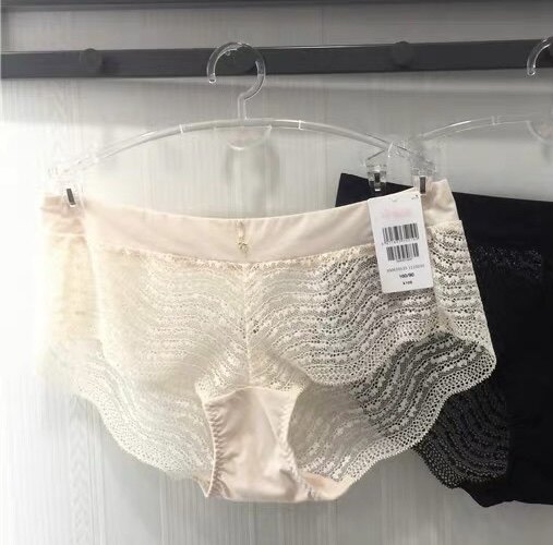 Lanzulli 300630135 Low waist Four corner briefs Lace Sexy no-dent breathable comfort can be matched 300810141