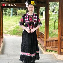 Ethnic costumes female Miao embroidery costumes art photos scenic spots passengers stage costumes