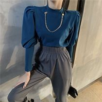 Autumn niche design sense chain temperament top female Hong Kong flavor Joker slim slim retro long sleeve T-shirt