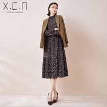 Xiang Chun Bird 2021 early spring new suit jacket floral skirt suit niche temperament waist thin two-piece set