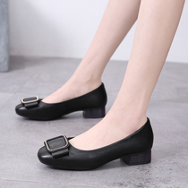 Spring and autumn new single shoes womens flat shallow mouth leather middle-aged mother shoes comfortable Oxford bottom soft bottom large size womens shoes 41