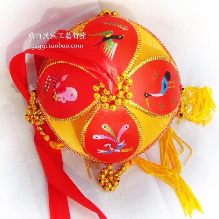 Guangxi embroidery ball 12 cm diameter of 12 cm pure hand embroidery minority fixed letter marriage gift