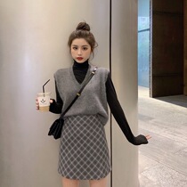 2021 Spring and autumn new ladies trendy fashion design sensation small crowdwear vest knit waistcoat for autumn and winter horse