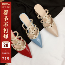Double Song pointed toe rivet high heels bright leather Baotou half slippers womens outerwear willow ding patent leather thick heel large size sandals