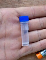 Transparent sealed small medicine bottles are used mainly to store the flame stone and can be stuffed into more than 30 flames